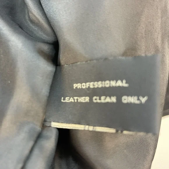 Cropped Black Leather Jacket - Picture 7 of 10